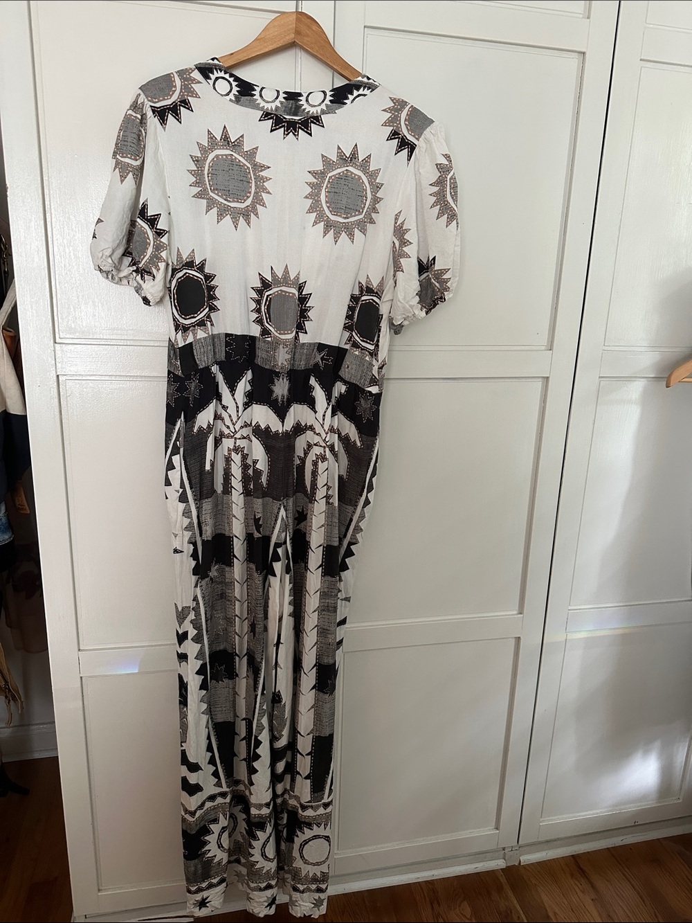 Rio x Anthropologie Sun Palm Tree Tropical Puff-Sleeve
Jumpsuit size XL - Picture 5 of 14
